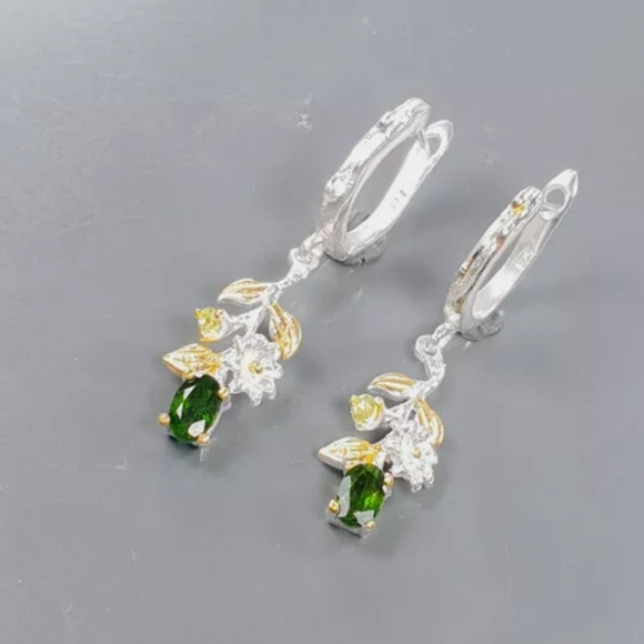 Stunning Chrome Diopside & Peridot sterling floral earrings - Picture 5 of 15